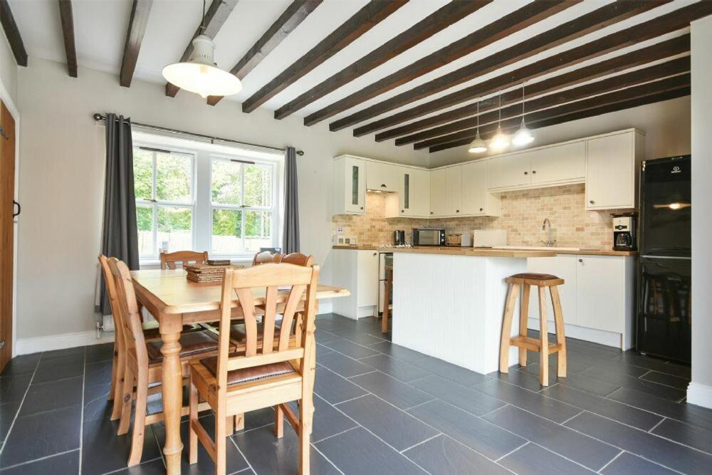 Goldfinch Villa Lucker ภายนอก รูปภาพ